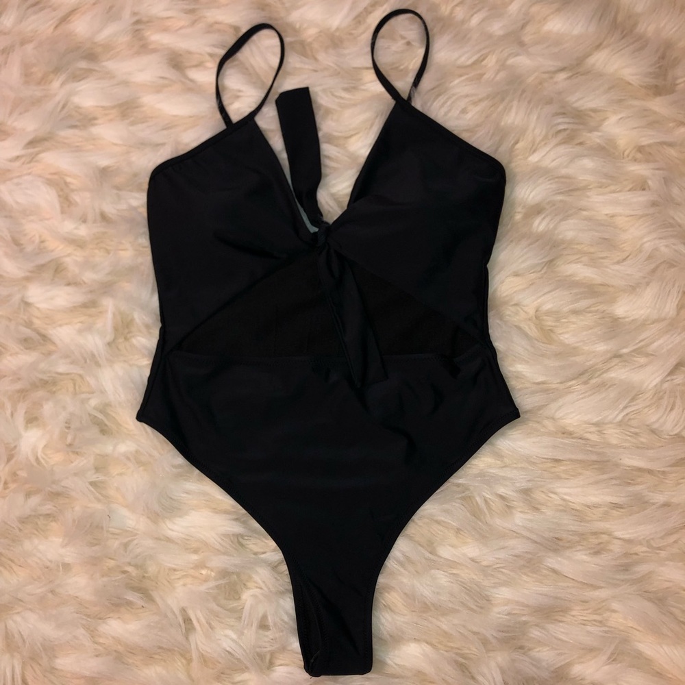 Front Cut out Tie One piece Swimsuit